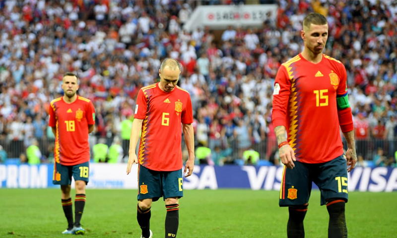خيبة لاعبي المنتخب الإسباني بعد الخروج من المونديال