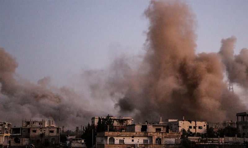 آثار قصف صواريخ أرض أرض على أحياء درعا البلد - 6 من تموز 2018 (الدفاع المدني)