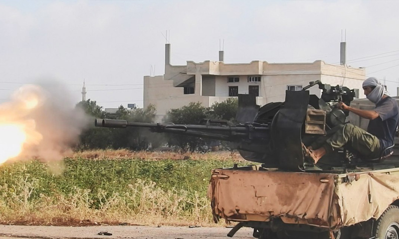 عنصر من تنظيم الدولة خلال معارك السيطرة على حيط بريف درعا - تموز 2018 (أعماق)