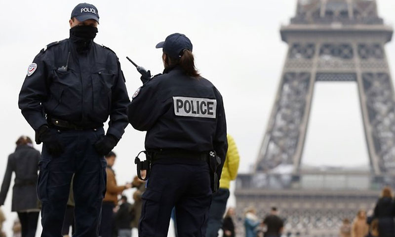 الشرطة الفرنسية في باريس (Berliner Zeitung)