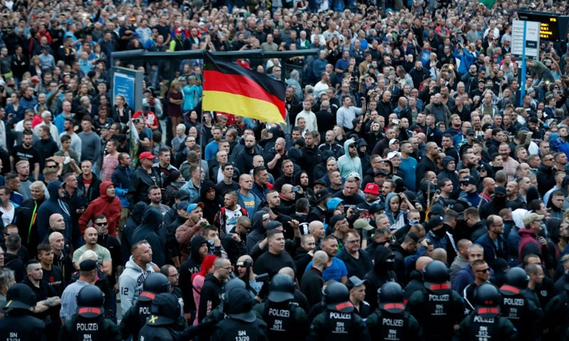مظاهرات لأنصار اليمين المتطرف في ولاية كيمنتس شرقي ألمانيا آب 2018 (فرانس برس)