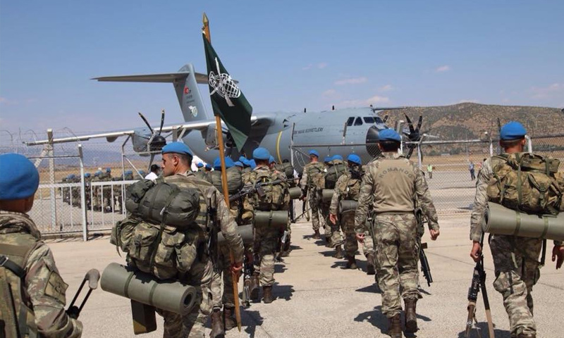 عناصر من القوات الخاصة التركية في أثناء توجهها إلى الحدود مع سوريا - آب 2018 (الأناضول)