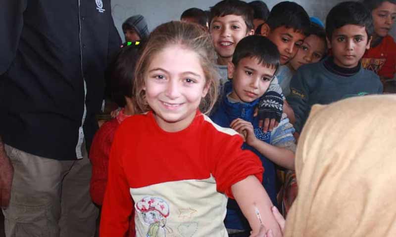 حملة لقاح الأطفال ضد الحصبة والحصبة الألمانية في ريف حماة الشمالي 3 تشرين الأول 2018 (فريق لقاح سوريا على فيس يوك)