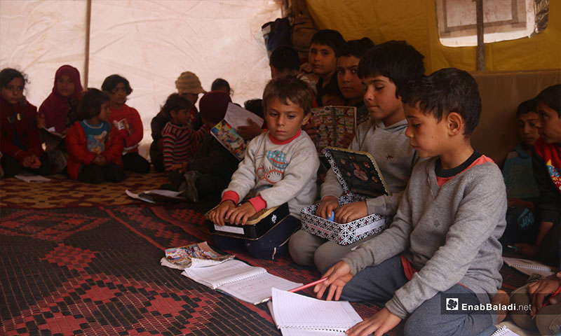 مدرسة للأطفال النازحين من ريف حماة في مخيمات ريف إدلب - 9 من تشرين الثاني 2018 (عنب بلدي)