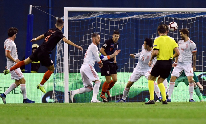 منتخب كرواتيا يحقق الفوز على إسبانيا وينعش أماله في بلوغ المربع الذهبي في الدوري الأوروبي (AFP)