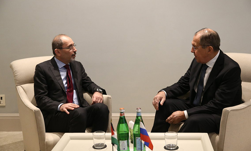 سيرغي لافروف وأيمن الصفدي وزيرا خارجية روسيا والادرن خلال لقاء سابق (وزارة الخارجية الروسية)