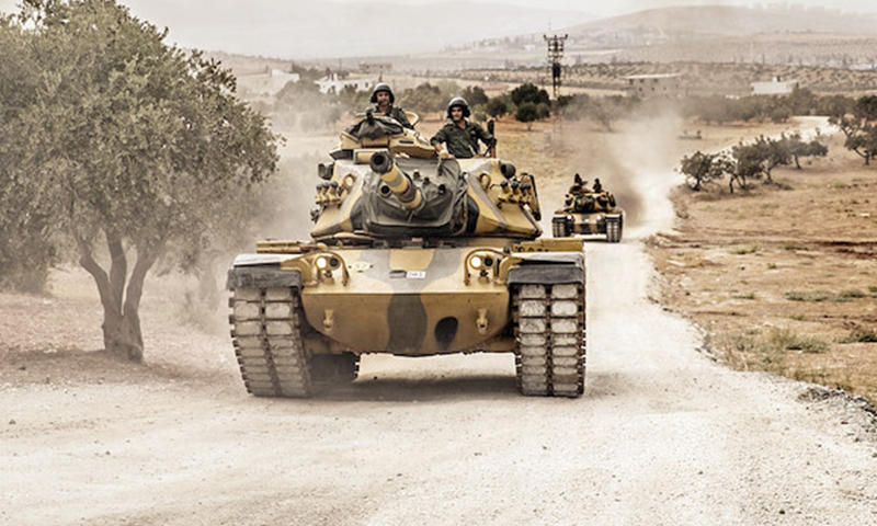 دبابة للجيش التركي داخل الأراضي السوري (صحيفة يني شفق التركية)
