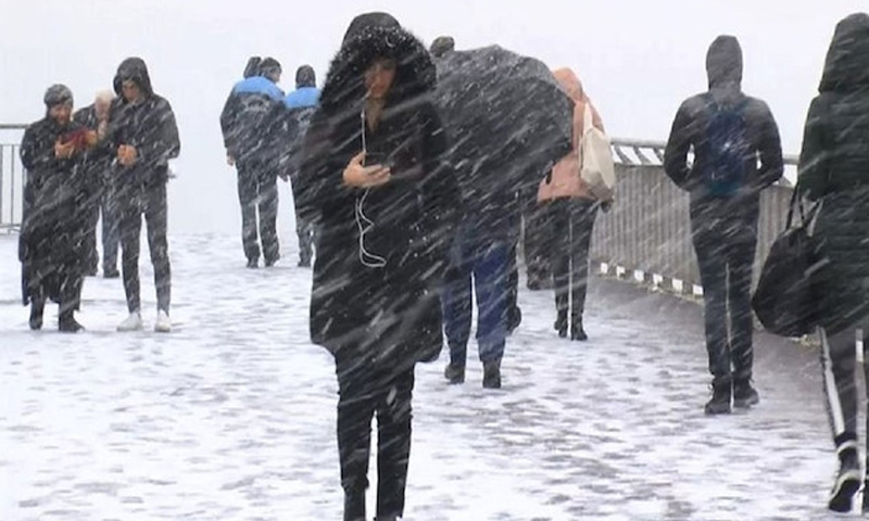 تساقط الثلوج في اسطنبول 18 من كانون الأول 2018 (يني شفق التركية)