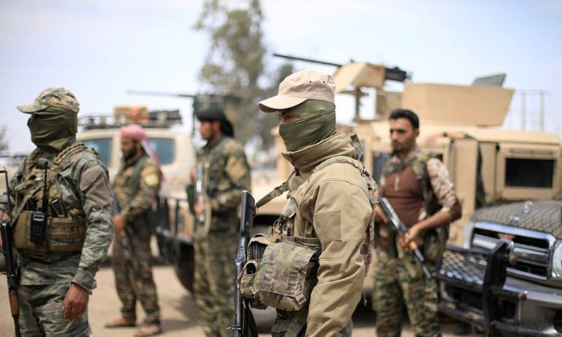 عناصر من قوات سوريا الديمقراطية في محيط بلدة هجين - تشرين الثاني 2018 (عاصفة الجزيرة)