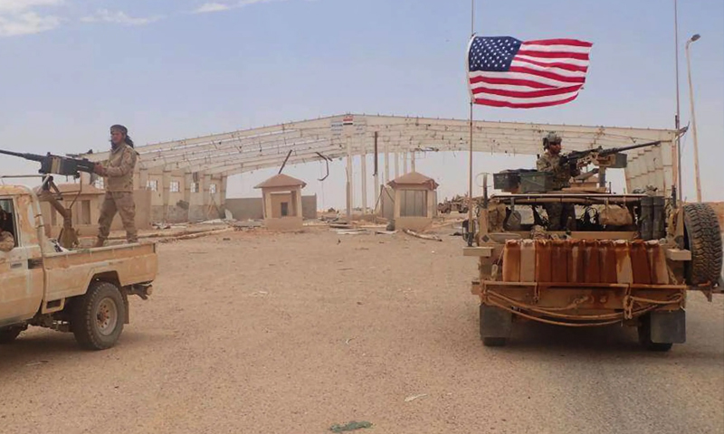 القوات الأمريكية في قاعدة التنف على الحدود السورية العراقية (AP)