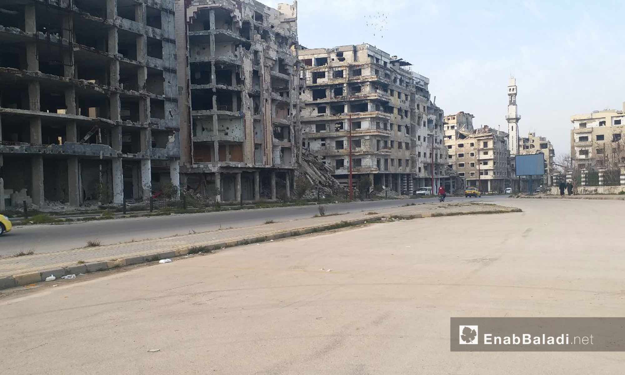 طريق حماة ومحيط جامع خالد بن الوليد في مدينة حمص - 24 من كانون الثاني 2019 (عنب بلدي)