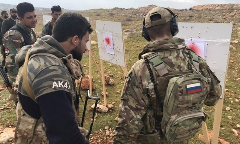 عناصر روس يدربون مقاتلي لواء القدس الفلسطيني - 26 من كانون الثاني 2019 (ANNA)