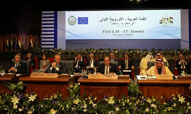 القمة العربية الأوروبية الأولى في مصر (رويترز)