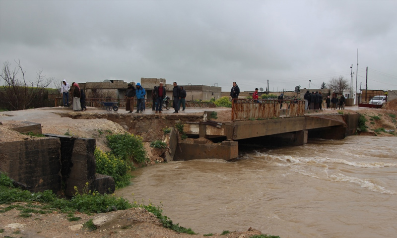 جسر عون الدادات الواصل بين منبج ومناطق درع الفرات - 2 من نيسان 2019 (ANHA)