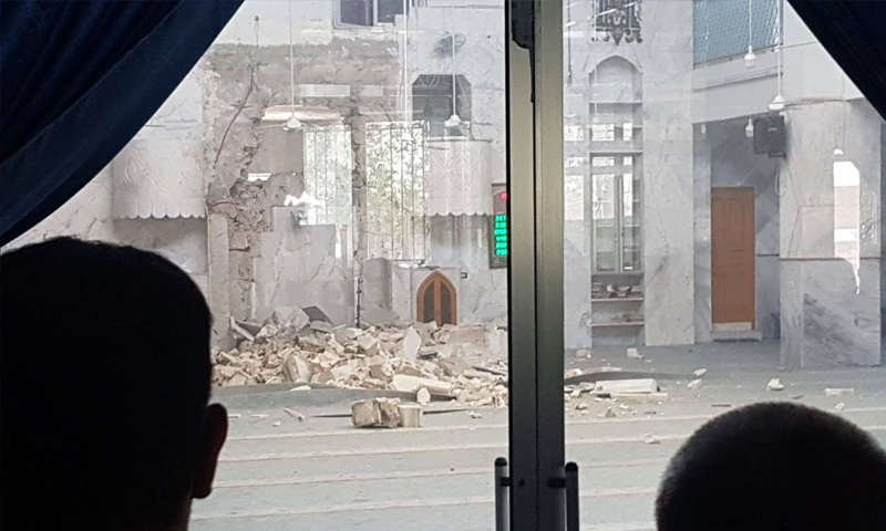 آثار الدمار الذي خلفته الدراجة المففخة بمسجد عمر بن الخطاب في الباب بريف حلب الشرقي - 3 من تموز 2019 (ناشطون عبر فيس بوك)