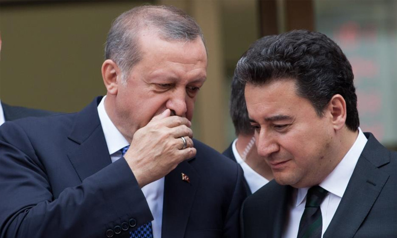علي باباجان مع الرئيس التركي رجب طيب أردوغان - (الأناضول)