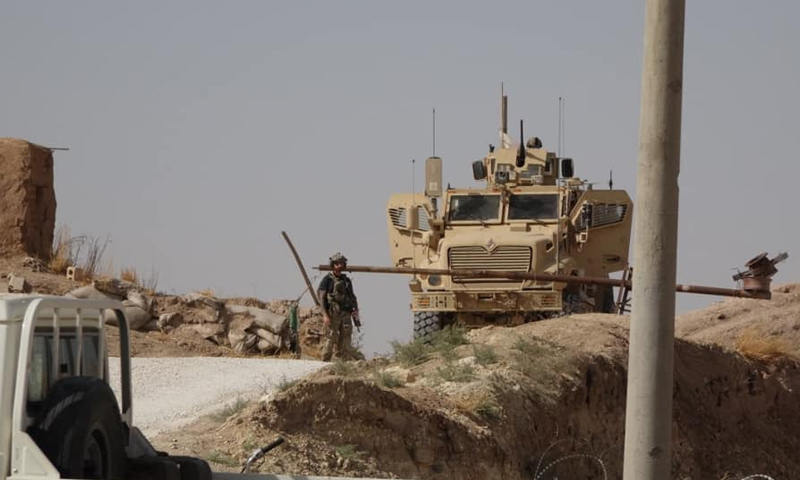 عربات تابعة للجيش الأمريكي في قاعدة تل أرقم في رأس العين شمالي سوريا - 7 من تشرين الأول - (الصحفي محمد حسن)