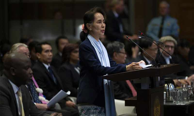 زعيمة بورما أونغ سان سو تشي في محكمة العدل الدولية في لاهاي - 11 كانون الأول 2019 (AP)