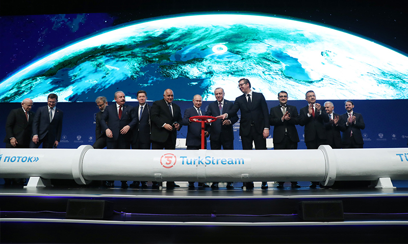 الرئيسان التركي والروسي رجب طيب أردوغان وفلاديمير بوتين خلال افتتاح خط غاز السيل التركي في اسطنبول - 8 كانون الثاني 2020 (وزارة الطاقة التركية)
