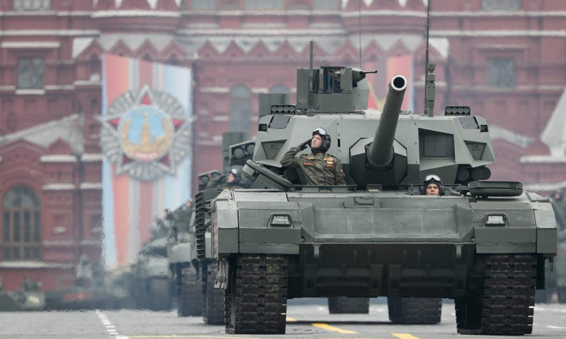 دبابة T-14 أرماتا الروسية الجديدة أثناء عرض عسكري -5 من كانون الثاني(THE NATIONAL INTEREST)