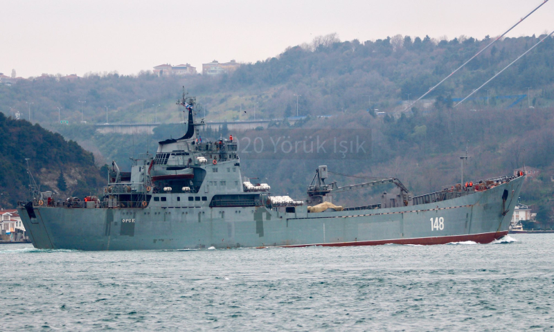 سفينة الإنزال البحري أورسك من طراز تايبر الروسية تتجه إلى ميناء طرطوس السوري - 22 آذار 2020 (مرصد البوسفور)