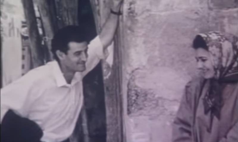 لقطة من بداية الفيلم السوري "الكومبارس" إنتاج عام 1993