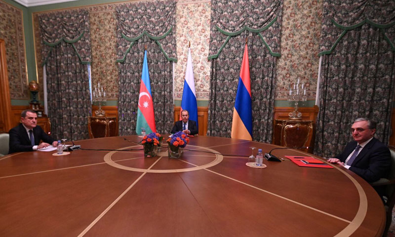 وزراء خارجية روسيا وأرمينيا وأذربيجان في مفاوضات في موسكو 9 من أيلول 2020 (وزارة الخارجية الأرمينية)