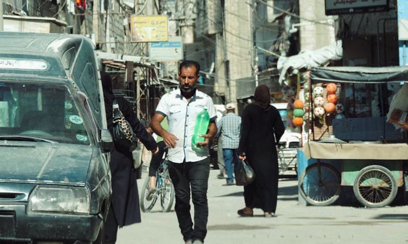 مواطنون في صحنايا بدمشق، أيلول 2020 (عدسة شاب دمشقي)
