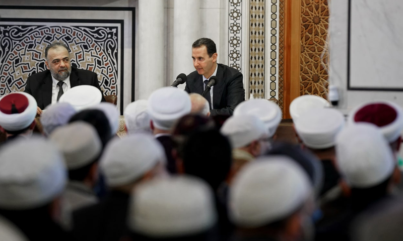رئيس النظام السوري بشار الأسد في اجتماع دوري لوزارة الأوقاف مع شيوخ في دمشق - 7 كانون الأول 2020 (منصة رئاسة الجمهورية في فيس بوك)