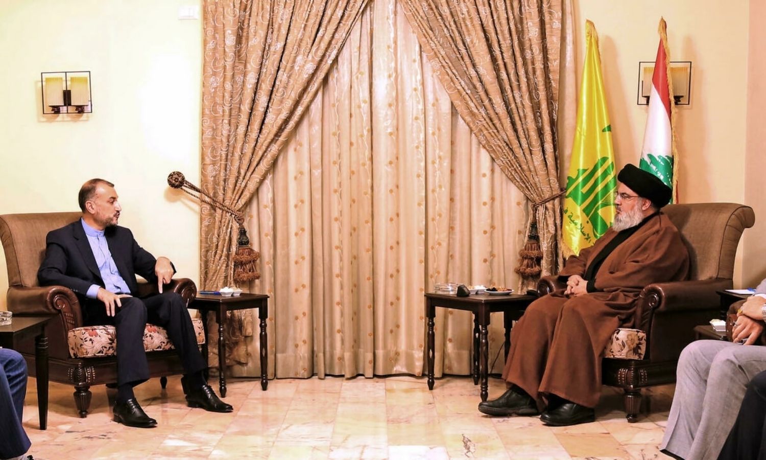 وزير الخارجية الإيراني حسين أمير عبد اللهيان يلتقي الأمين العام لحزب الله حسن نصر الله - 8 من تشرين الأول 2021 (المكتب الإعلامي لحزب الله)