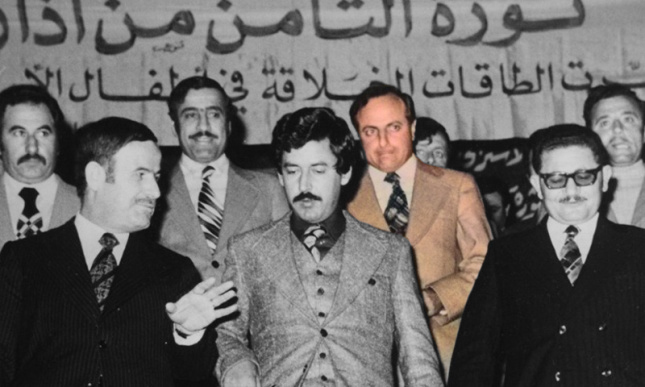 كان قائد المخابرات العسكرية علي دوبا (الشخص الملون في الصورة) داعمًا أساسيًا لانقلاب حافظ الأسد على رفاقه في حزب البعث بسوريا الذي عرف لاحقًا باسم الحركة التصحيحية- 8 من آذار 1978 (الأرشيف السوري)