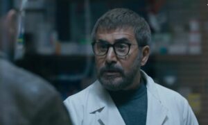 الممثل عابد فهد بدور الصيدلاني فارس في مسلسل "نقطى انتهى"