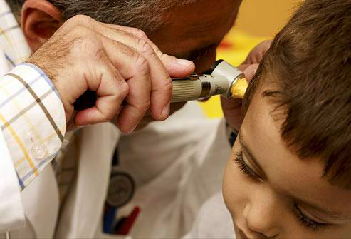 التهاب الأذن الوسطى عند الأطفال
