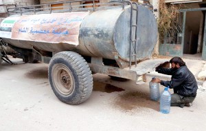 توزيع مياه
الشرب في
معضمية الشام
25 كانون الأول
2015
)عنب بلدي(
