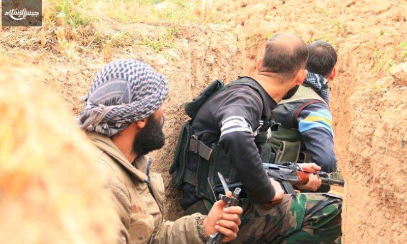 مقاتلون من جيش الإسلام على جبهة بالا في الغوطة الشرقية - 13 نيسان 2016