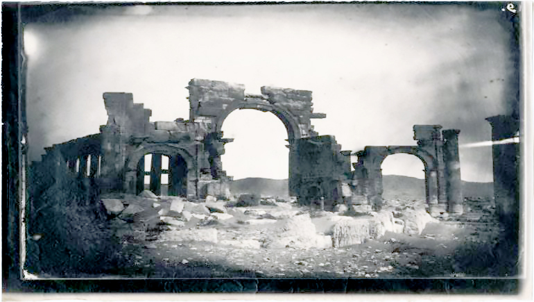 أقدم صورة لمدينة تدمر الأثرية، نشرها معهد "غيتي للبحوث" العام الماضي، والتقطها الضابط والمصور الفرنسي لويس فيني في عام