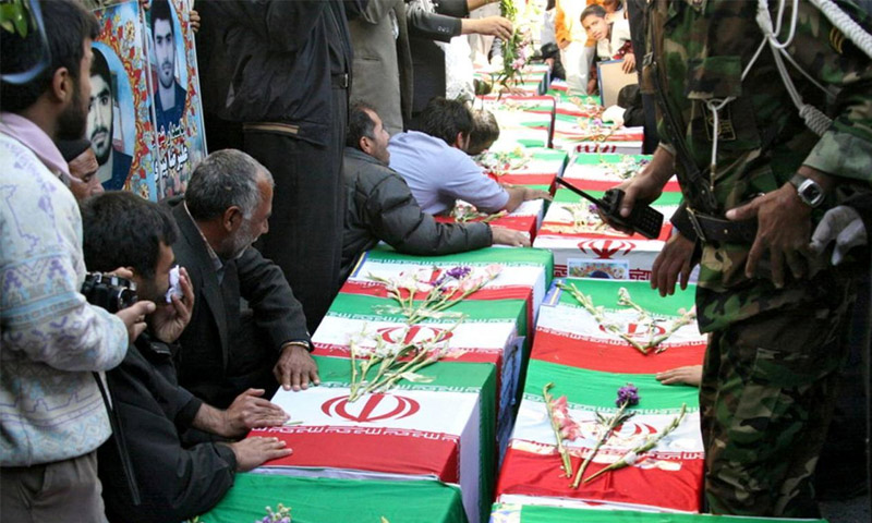 تشييع مقاتلين ايرانيين قتلوا في سوريا( انترنت)