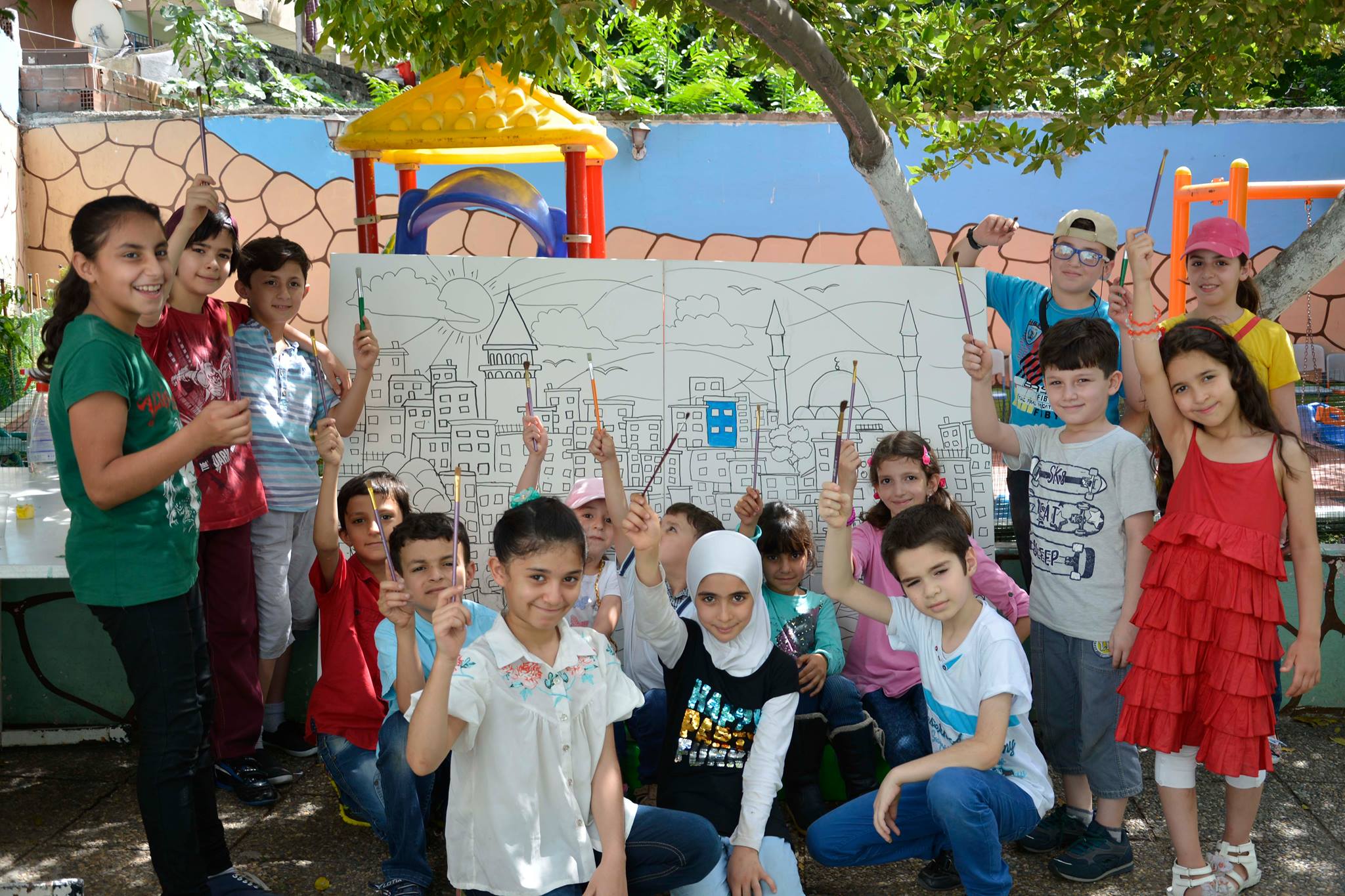  أطفال سوريون يرسمون ضمن نشاط "سلامتك اسطنبول" - الأحد 3 تموز (عنب بلدي)
