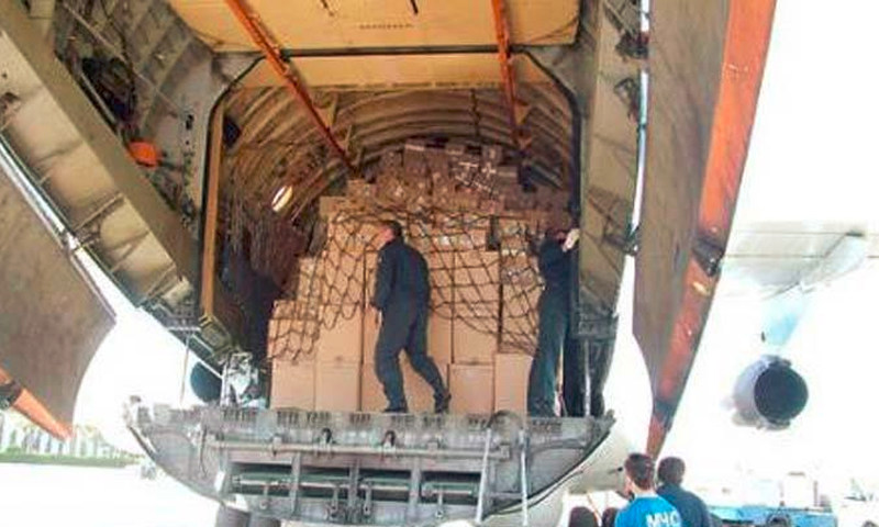 طائرة محملة بالادوية تصل إلى مطار القامشلي (انترنت)