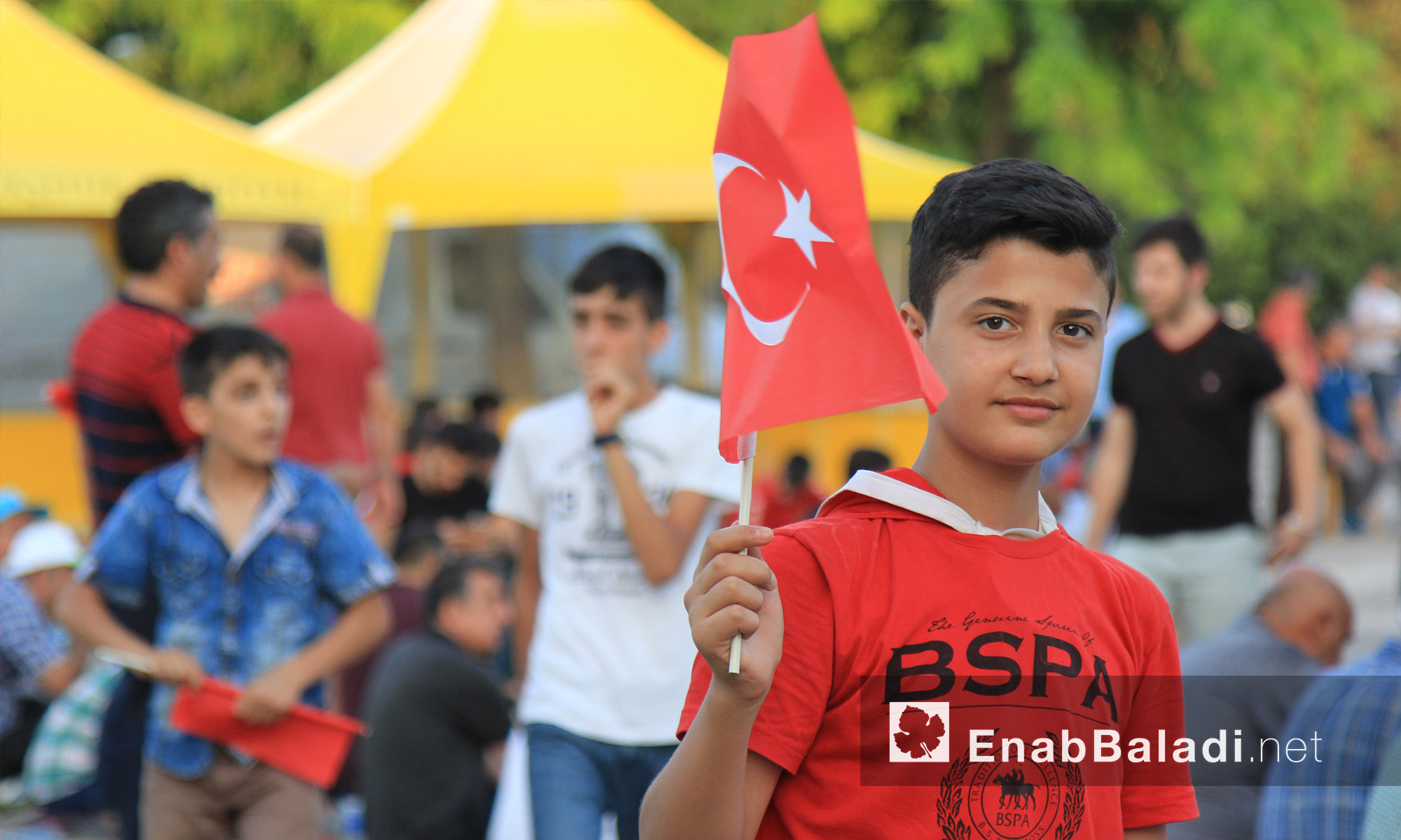تجمعات شعبية حضرها صحفيون سوريون بمشاركة نقابة الصحفيين الأتراك في ساحة الديمقراطية بمدينة غازي عنتاب التركية - الاثنين 18 تموز (عنب بلدي)