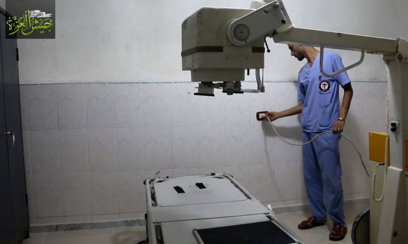 إحدى غرف مشفى اللطامنة الجراحي في ريف حماة الشمالي- الخميس 21 تموز (عنب بلدي)