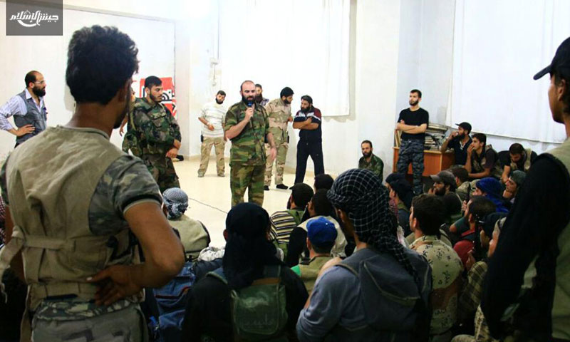 قادة ومقاتلون من "جيش الإسلام" قبيل إطلاق معركة "ذات الرقاع"- الاثنين 8 آب (تويتر)
