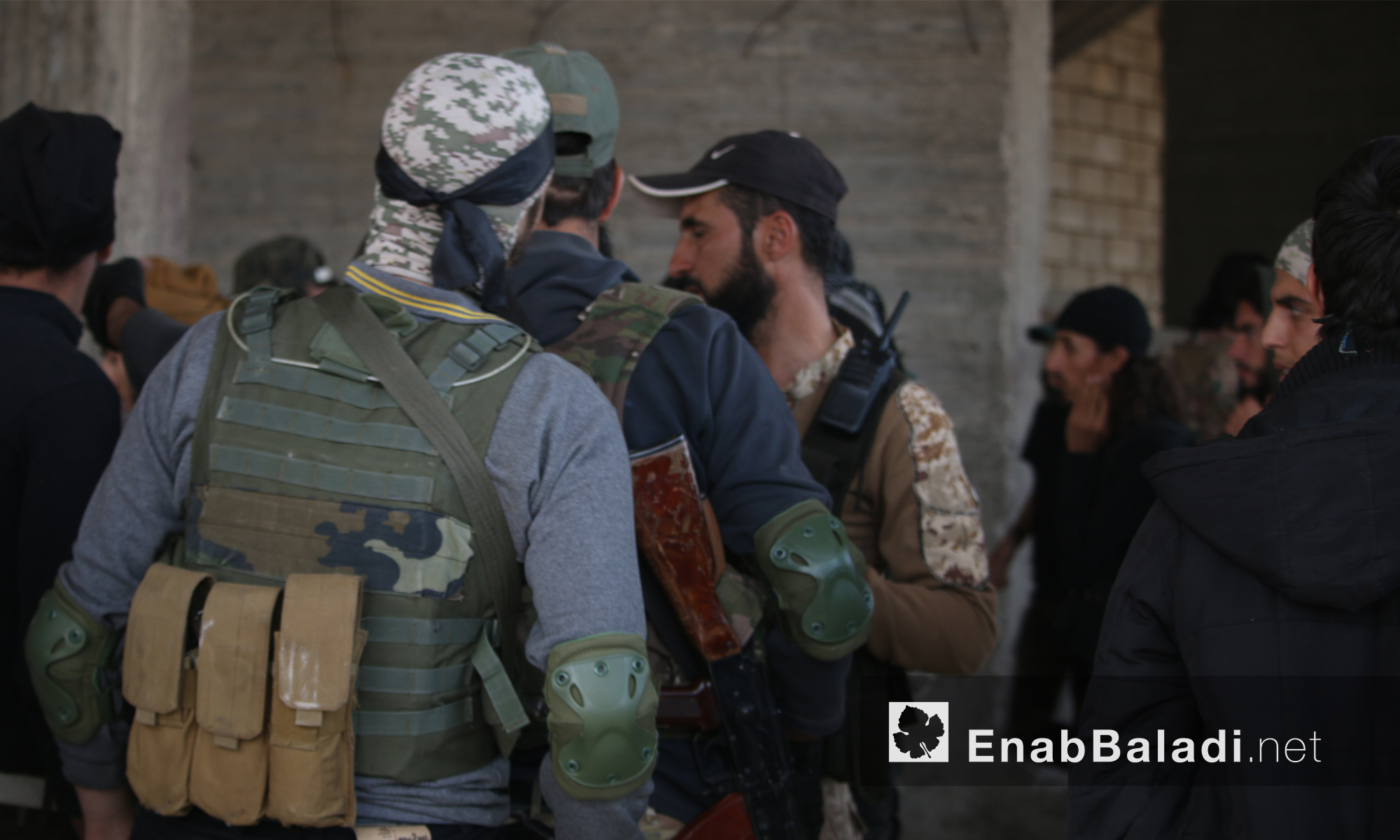 مقاتلون من جيش الفتح يجهزون لمعارك فك الحصار عن حلب- 28 تشرين الاول (عنب بلدي)