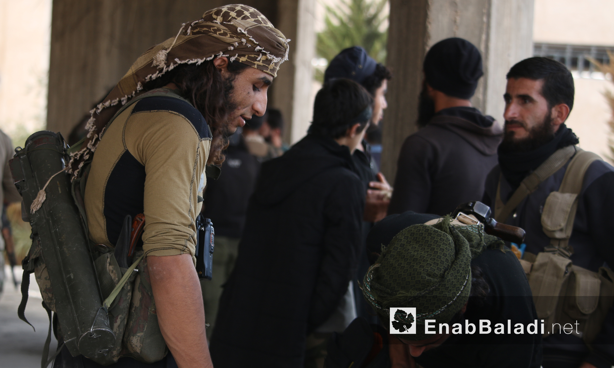 مقاتلون من جيش الفتح يجهزون لمعارك فك الحصار عن حلب- 28 تشرين الاول (عنب بلدي)