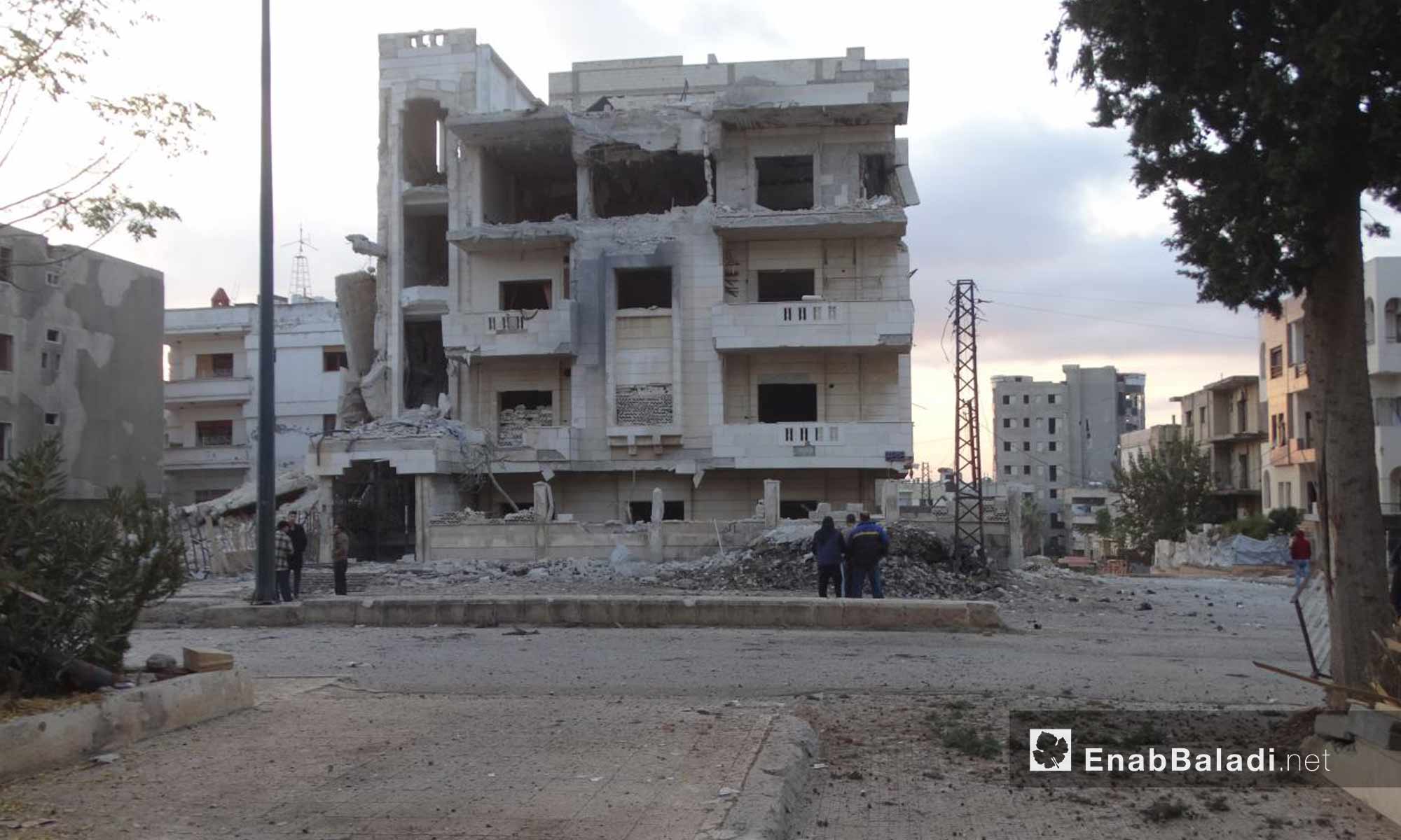 بناء مدمر إثر القصف على حي الوعر في حمص - 16 تشرين الثاني 2016 (عنب بلدي)