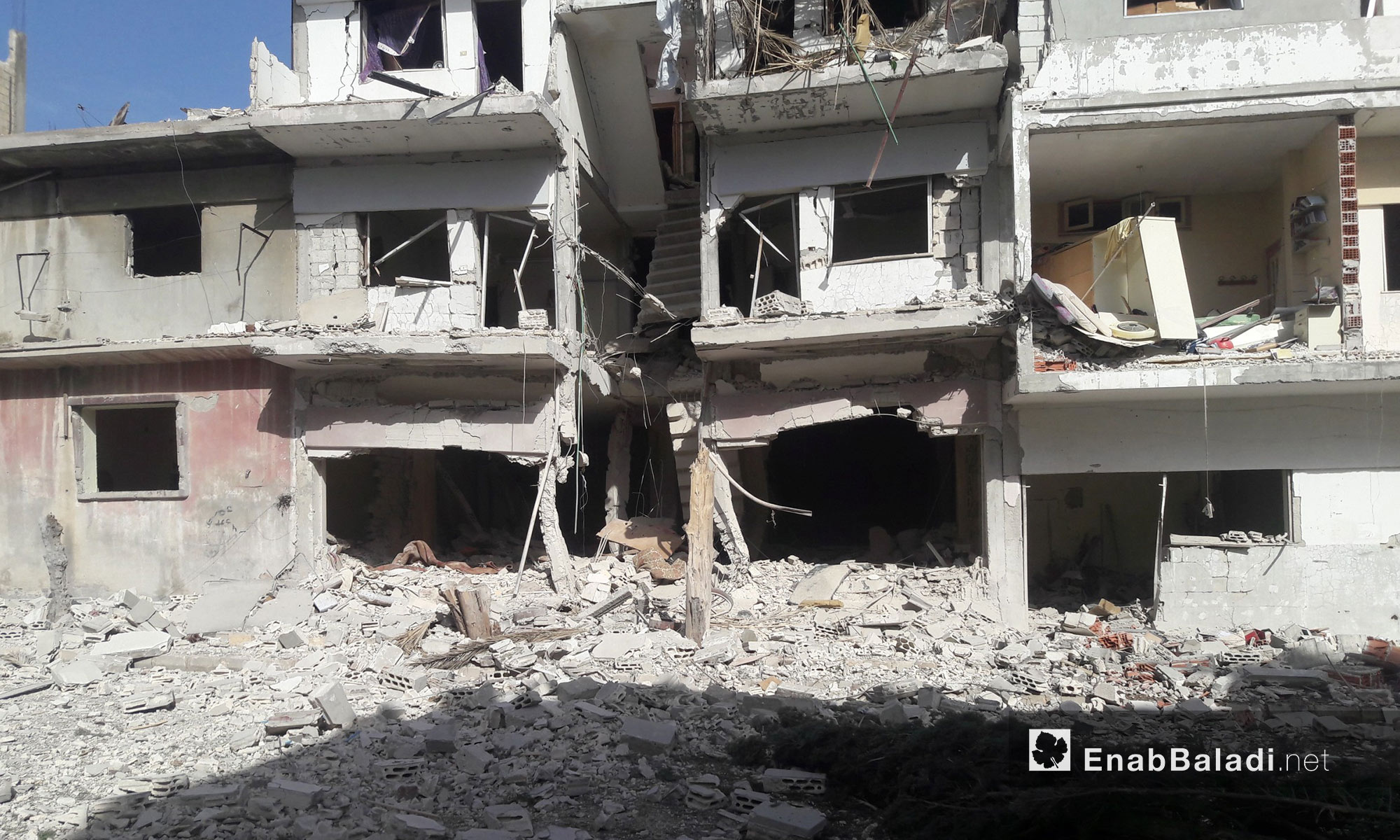 دمار في حي الوعر جراء قصفه من قبل قوات الأسد - 22 تشرين الثاني 2016 (عنب بلدي)