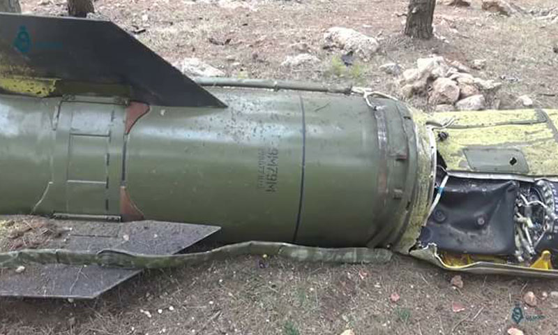 بقايا صاروخ روسي الصنع في قرية الغزاوية في ريف حلب الشمالي الغربي- الأحد 13 تشرين الثاني (قاسيون)
