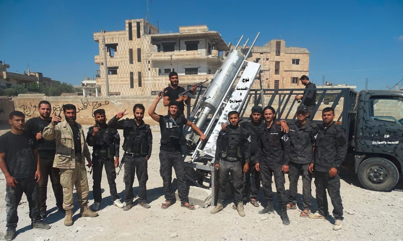 مقاتلون من فوج الهندسة والصواريخ في درعا - آذار 2016 (فيس بوك)