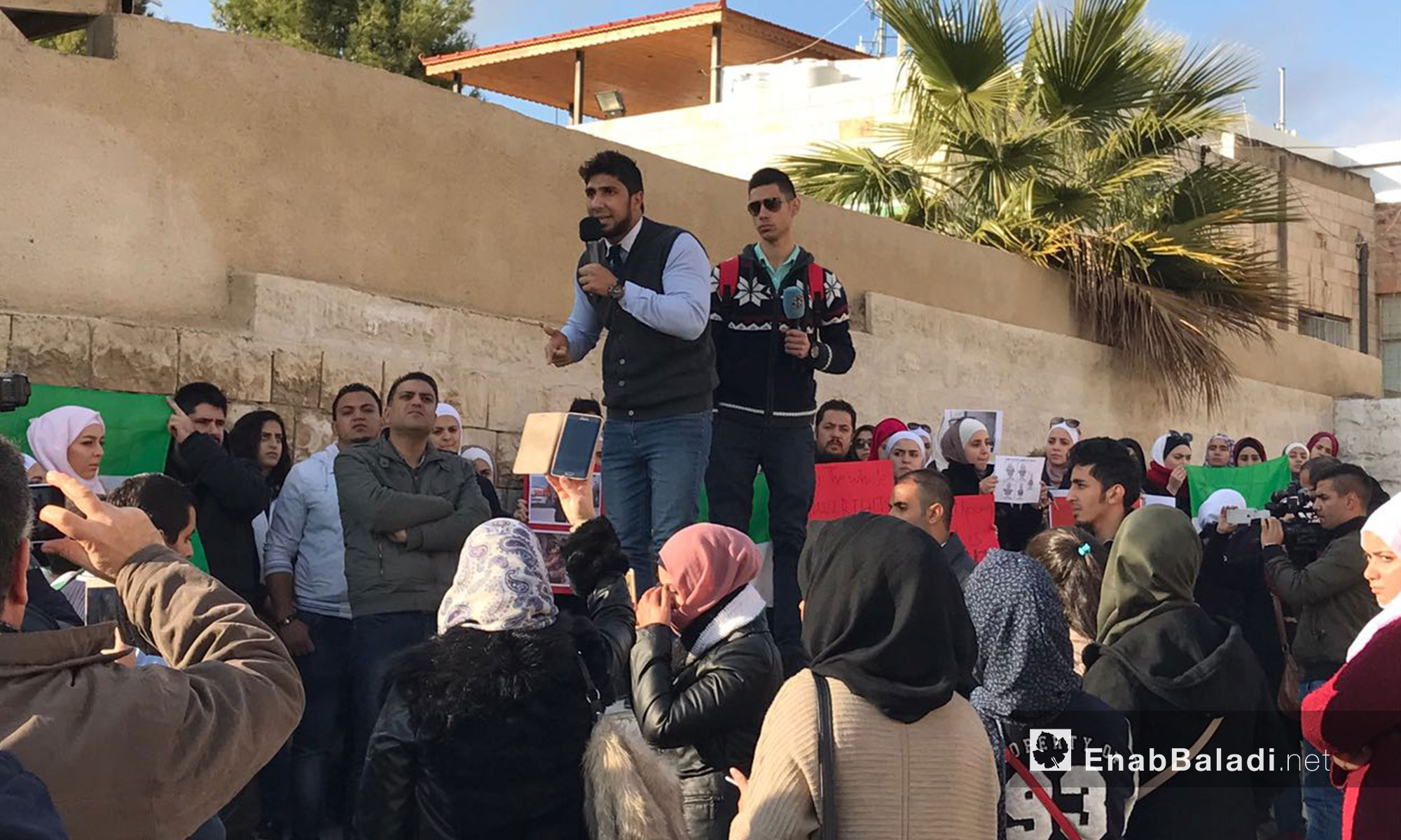 وقفة تضامنية مع مدينة حلب في العاصمة الأردنية عمان- السبت 17 كانون الأول (عنب بلدي)