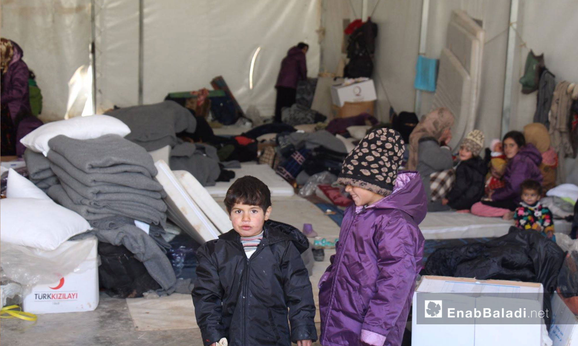 أطفال عراقيين في مركز استقبال مؤقت في إعزار بريف حلب الشمالي - كانون الأول 2016 (عنب بلدي)
